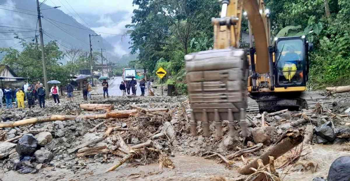 Deslizamiento de tierra provocado por las fuertes lluvias en Ecuador deja al menos seis muertos, seis heridos y 30 desaparecidos
