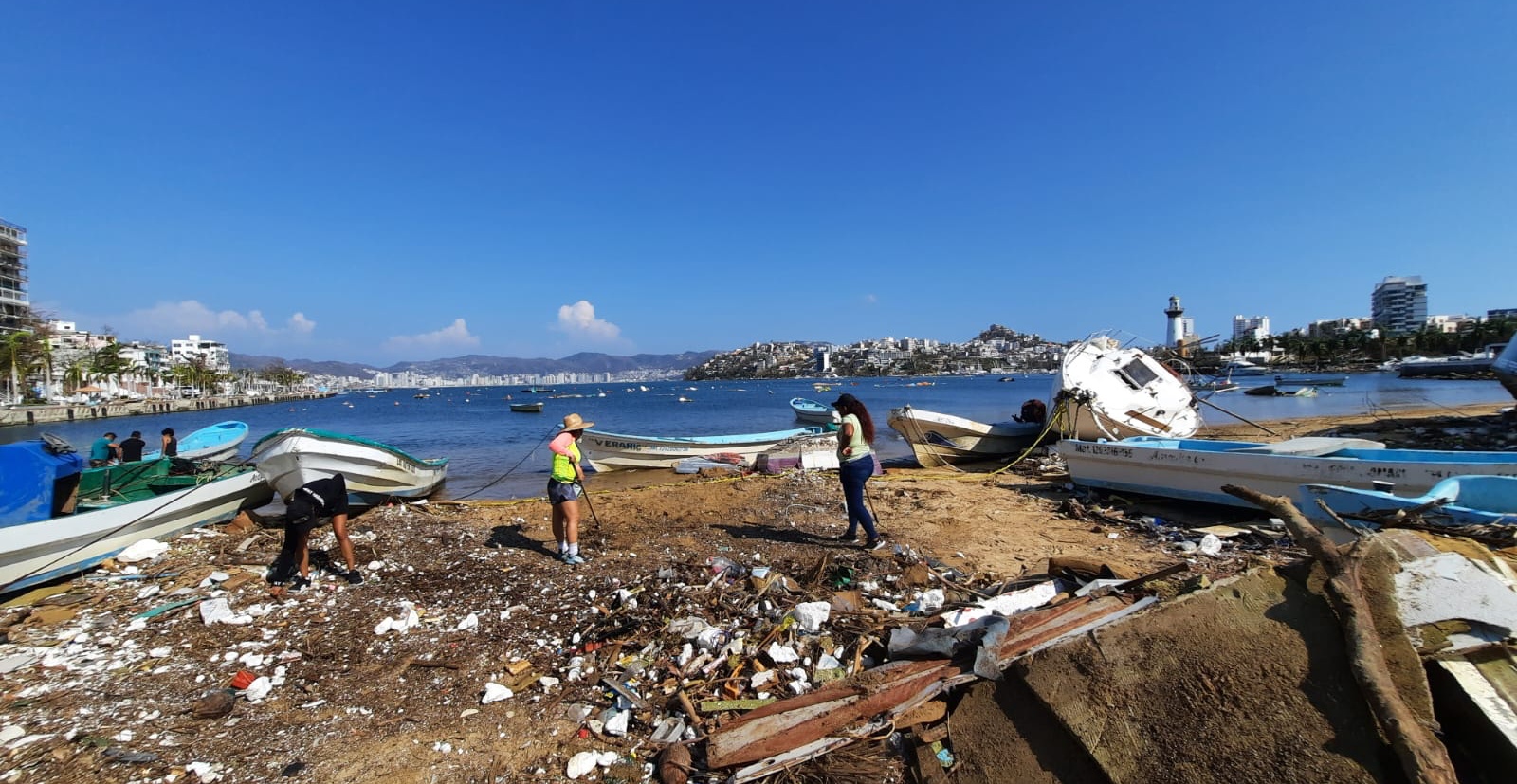 Pescadores y marineros de Acapulco estiman que fallecidos y desaparecidos por “Otis” son superiores a las cifras oficiales